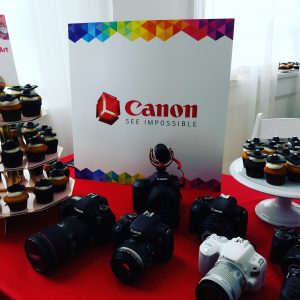 Canon cameras and camera cupcakes